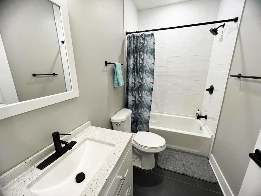 Modern 2Br 2Ba Apartment With Rooftop In Brewerytown Philadelphia Exterior photo